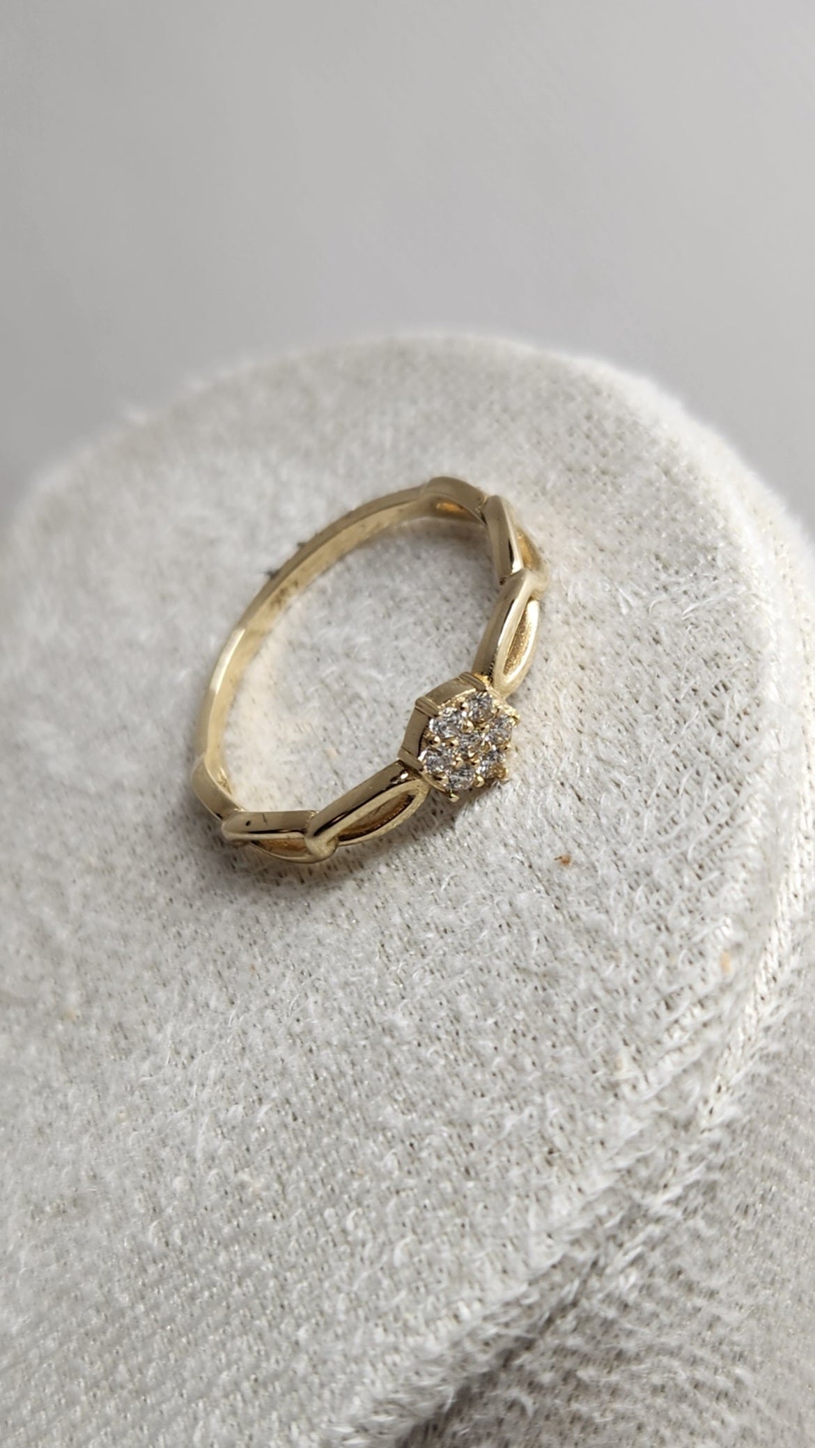 Everyday Elegance - 14K Gold Ring.